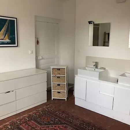 Nyaraló Agreable Maison Avec Jardin
